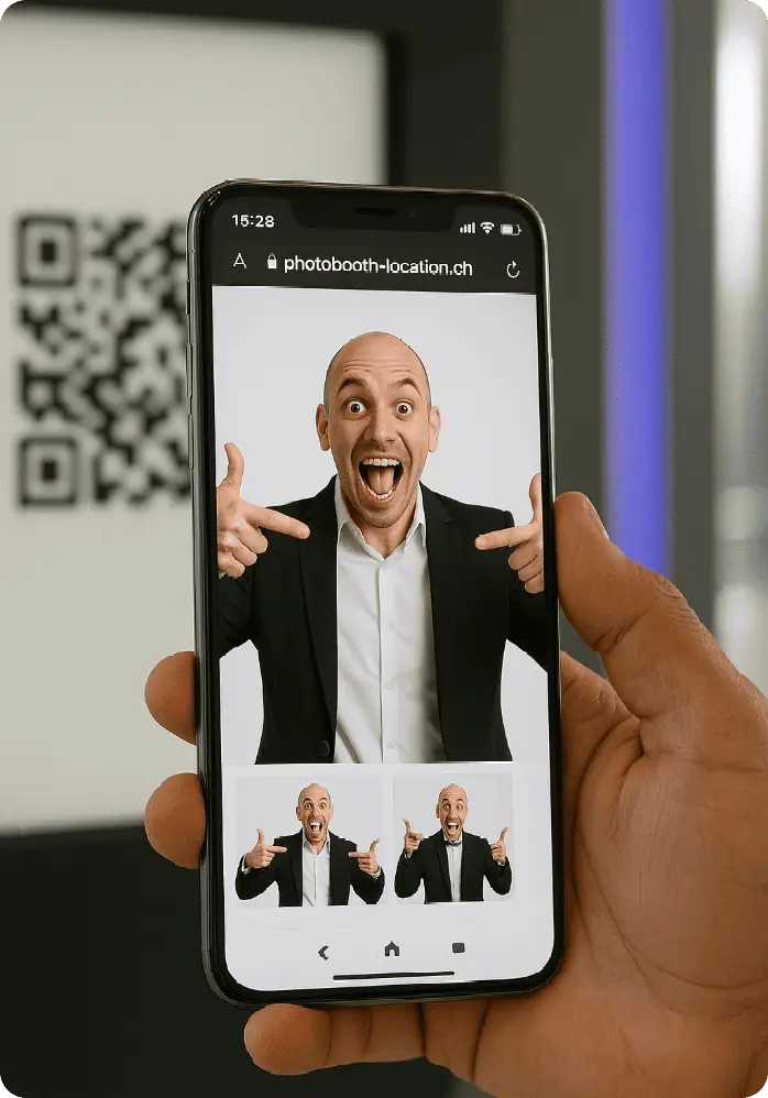 homme qui flashe un QR code pour récupérer sa photo sur un photobooth